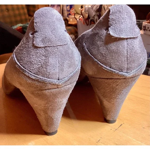 B Makowsky Women's Tan Suede Low Heel Classic Pumps Size 7 - Picture 6 of 14